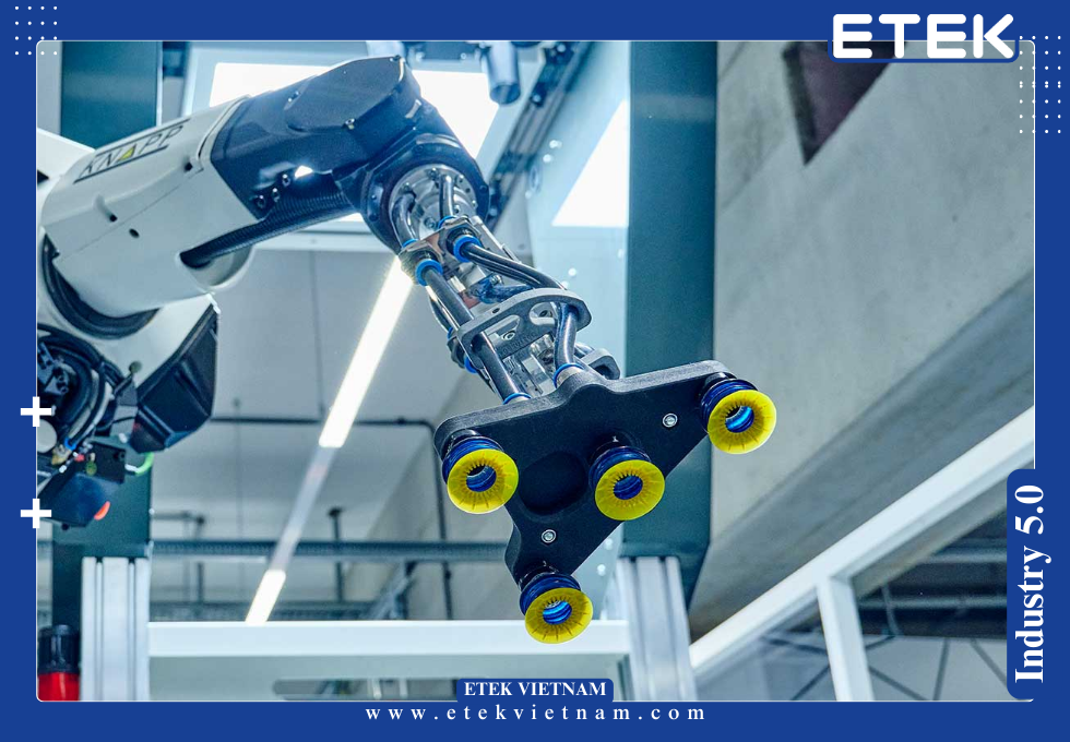 HỆ THỐNG ROBOT GẮP HÀNG TỰ ĐỘNG TRONG KHO HÀNG